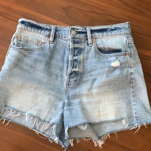 Daze cut off jean shorts - size 29